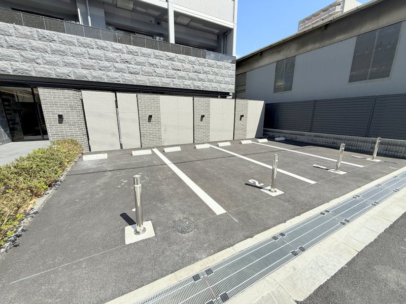 S-RESIDENCE難波西alter　仲介手数料無料の駐車場