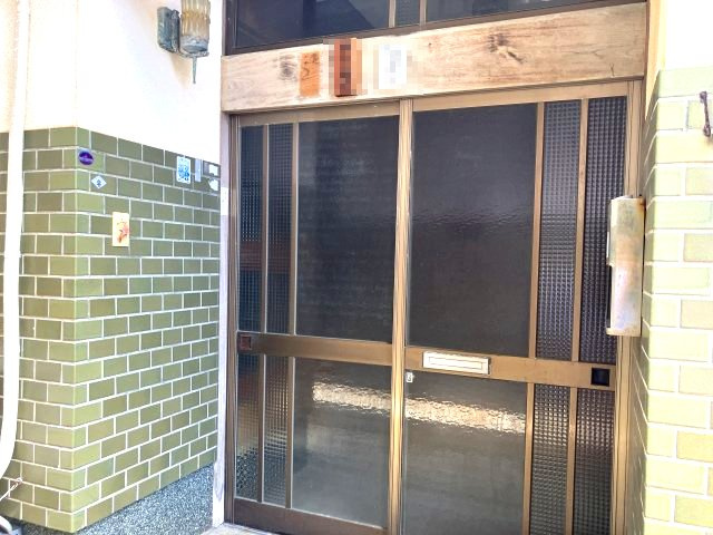 田結　中古戸建　8K+Sの玄関
