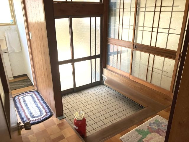 田結　中古戸建　8K+Sの玄関