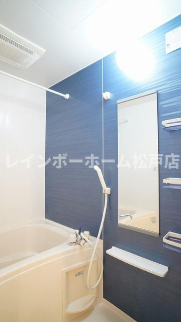 シャロルスター　仲介手数料（賃料の1.10ヵ月）の50％OFF対象物件！の浴室|日々の疲れを癒すお風呂付です
