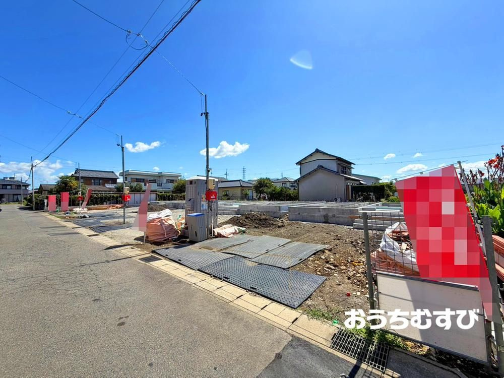 小牧市多気北町第1(全5棟)の前面道路含む現地写真
