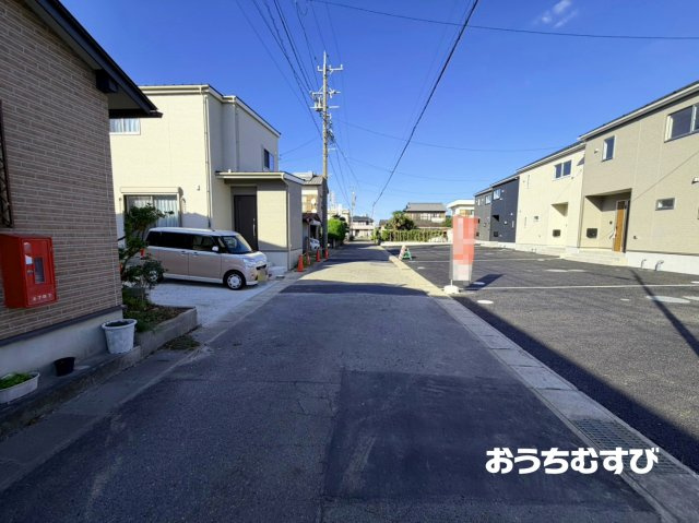 小牧市多気北町第1(全5棟)の前面道路含む現地写真