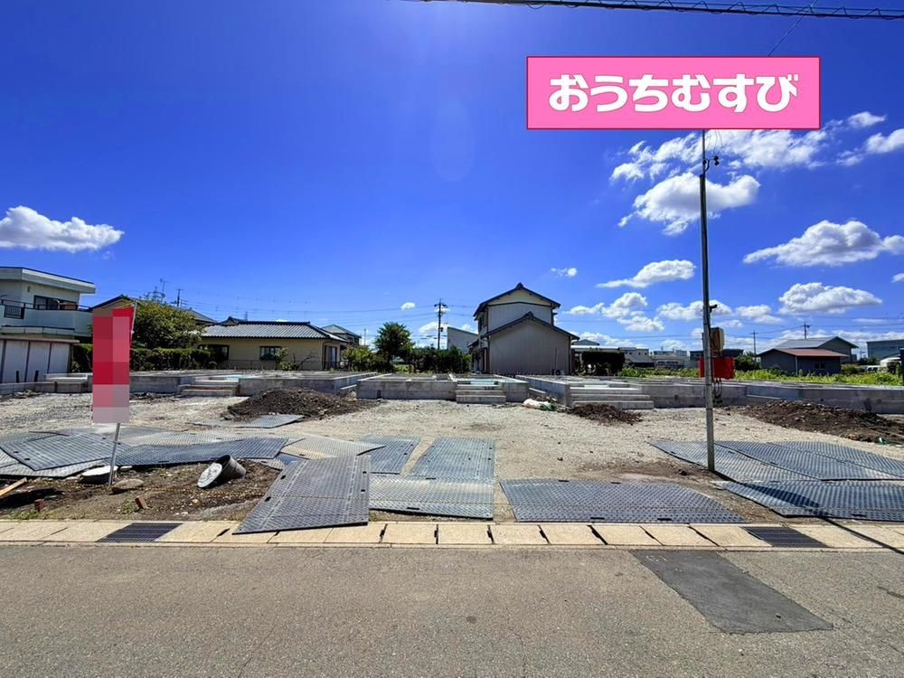小牧市多気北町第1(全5棟)の前面道路含む現地写真