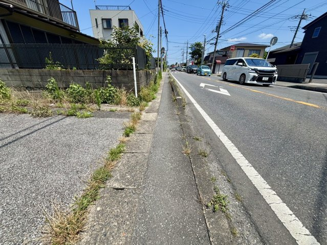 柳沢新田　住宅用地　更地、確測渡しの前面道路含む現地写真