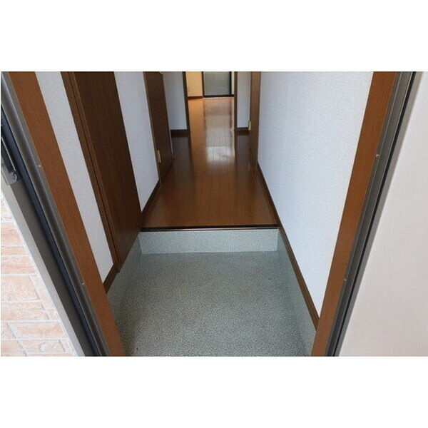 アンプルール　リーブルＢｏｎｈｅｕｒの玄関