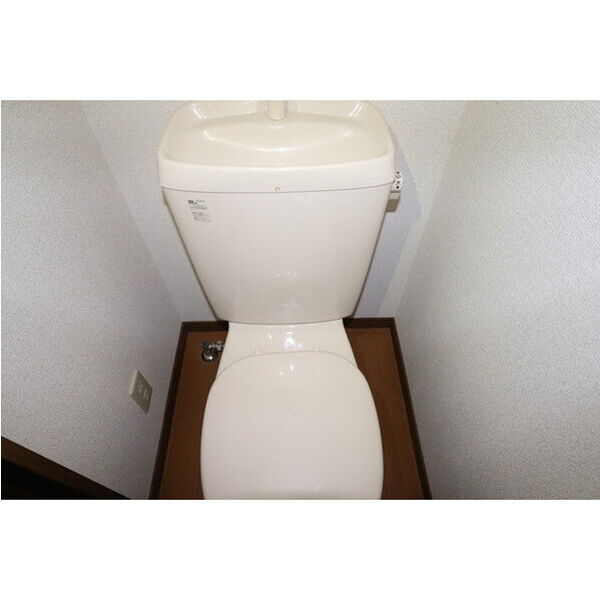 アンプルール　リーブルＢｏｎｈｅｕｒのトイレ