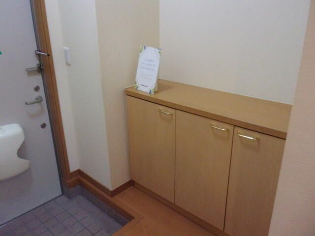 プレシャス　ジュノーの玄関