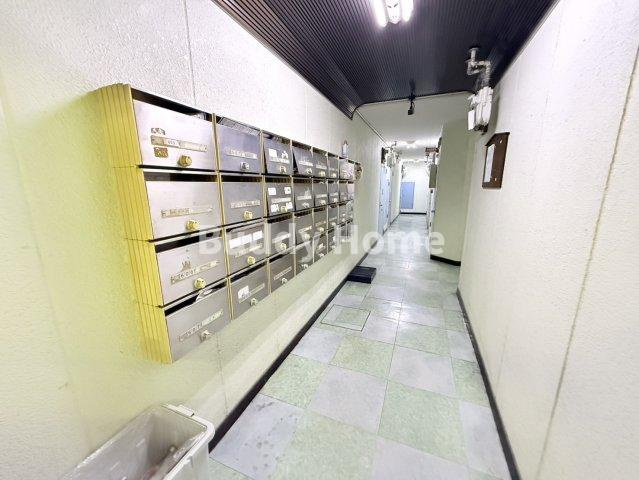 コーポイン長居B棟のロビー
