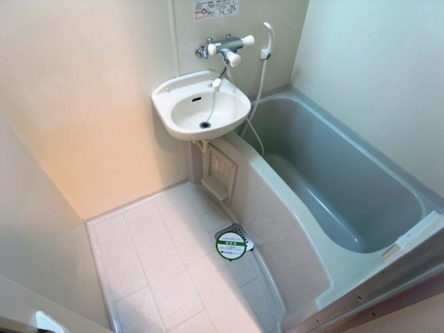 フェニックス三軒茶屋の浴室
