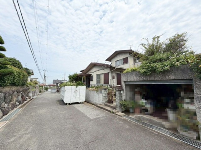 【前面道路含む現地写真】 | 鶴山台１丁目　売土地 | 土地約６３．４１坪！駐車スペースも作れますね♪