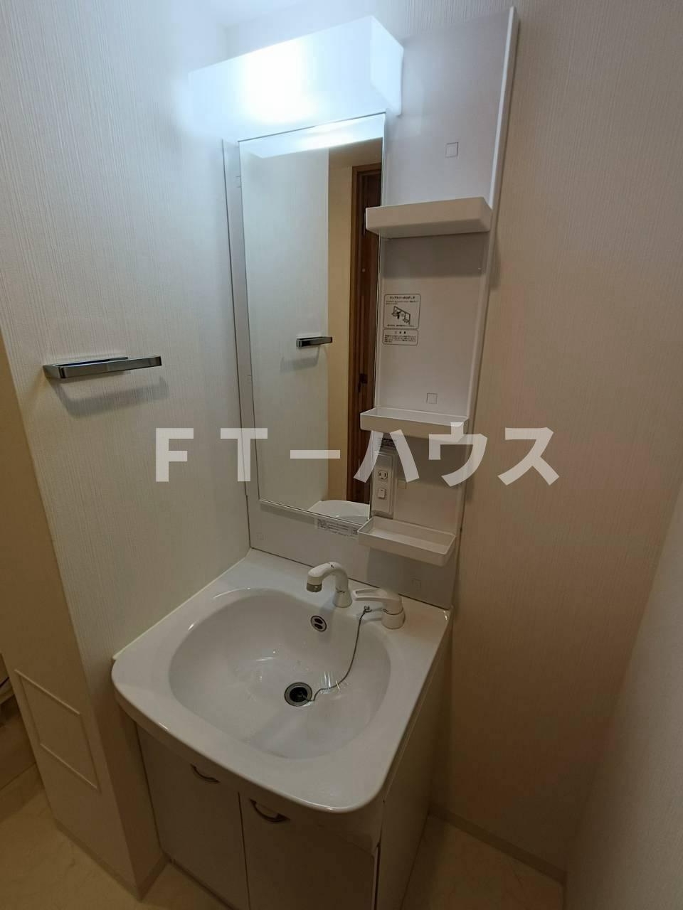 レジデンス船橋東中山の独立洗面台