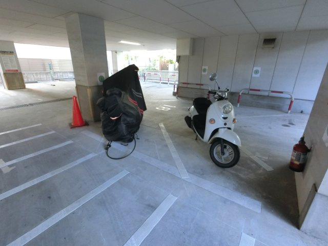 CUBE浦安の駐車場