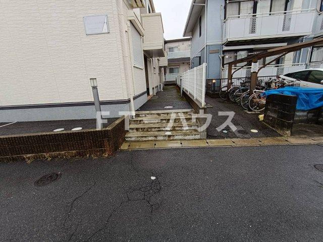 フレシール弐番館の駐車場