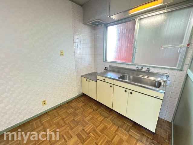 徳島市津田本町４丁目の賃貸マンションのキッチン