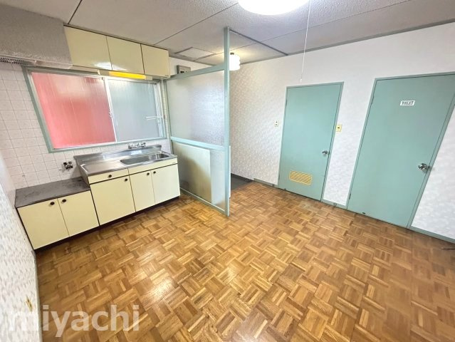 徳島市津田本町４丁目の賃貸マンションの洋室