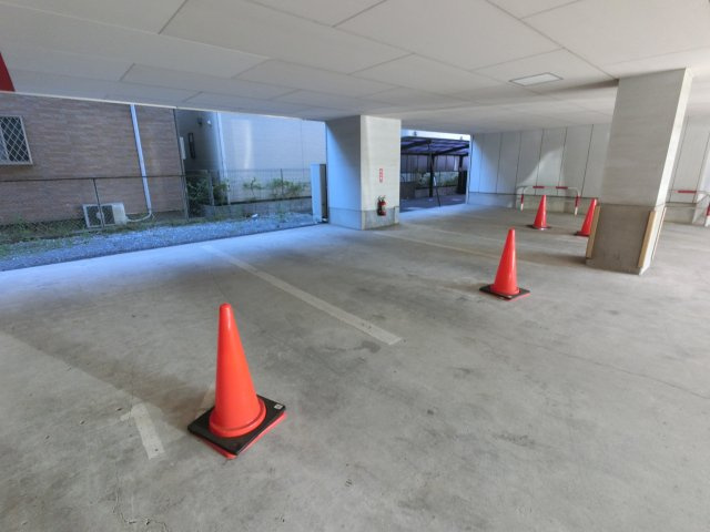 CUBE浦安の駐車場