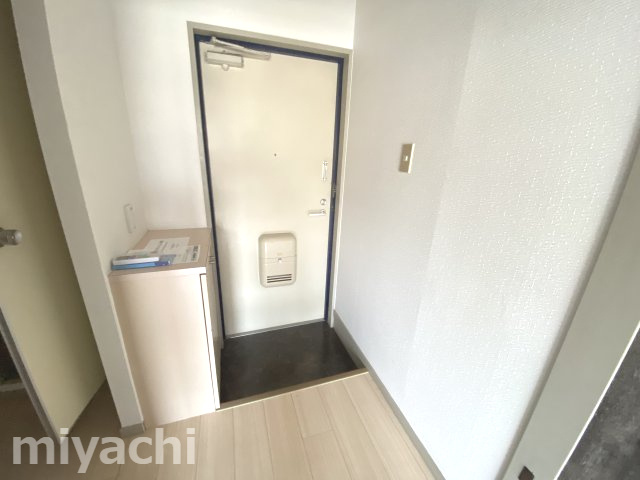 シティハイツ助任の玄関