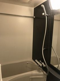 ＣＯＣＯＦＬＡＴ武蔵関の浴室