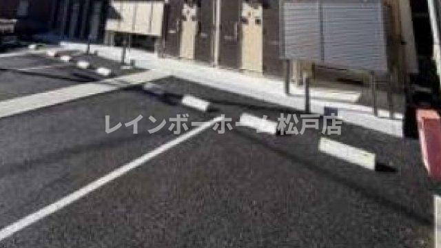 【仲介手数料：50％OFF】対象物件！の駐車場