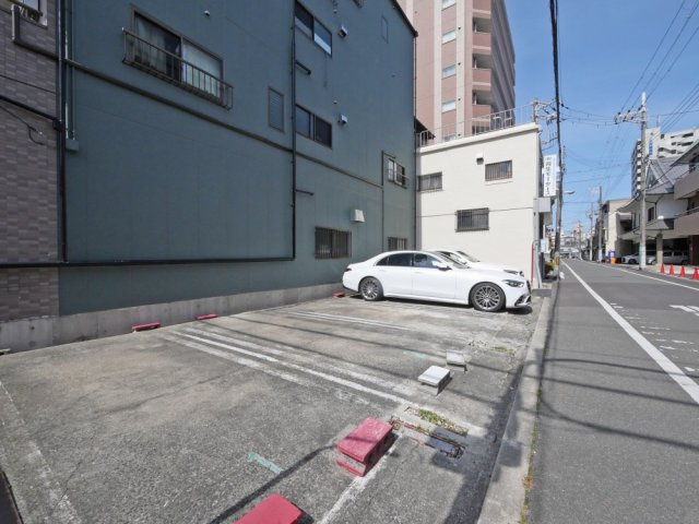 セレッソプラーサ中川の駐車場