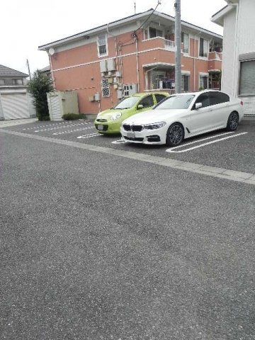 カリーノ・ボスコの駐車場