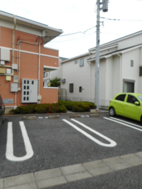 カリーノ・ボスコの駐車場