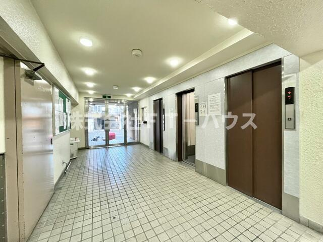 行徳マンションのロビー