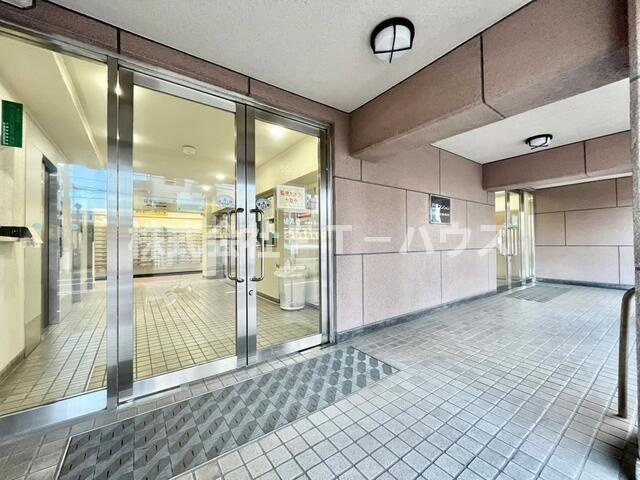 行徳マンションのエントランス