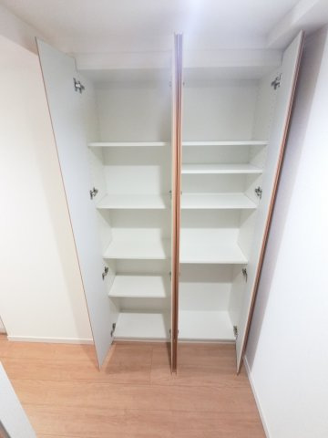市川市市川１丁目の賃貸マンションの収納
