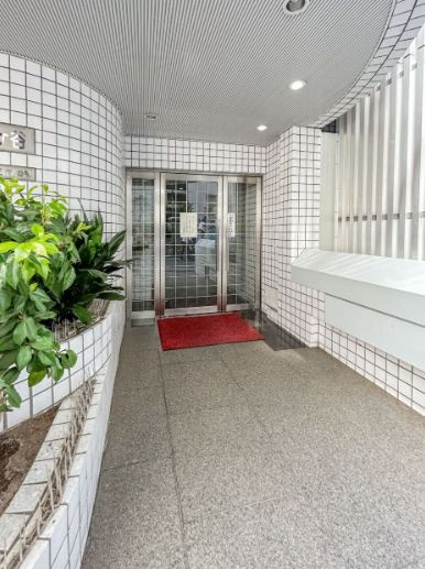 アルス市ヶ谷のエントランス|アルス市ケ谷薬王寺