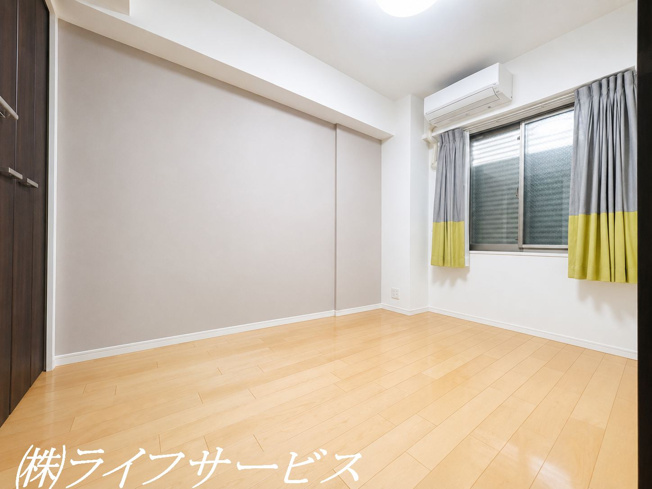 【洋室】 | ワコーレ西宮けやき通り | 洋室5.0帖／クローゼット有（一部AIで家具消しをしています）