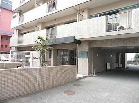 ライオンズマンション小頭町公園【キャッシュバック対象物件】の居間・リビング|ゆったりとしたリビングです