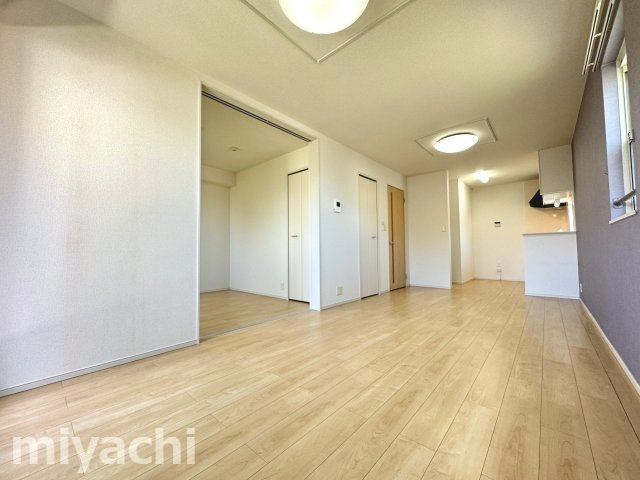 ロータス南島田Ｃの居間・リビング
