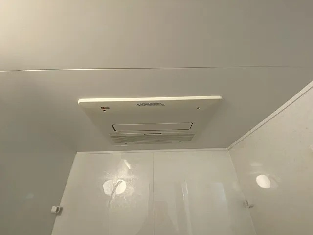 ロイヤルスパークル六甲２の浴室