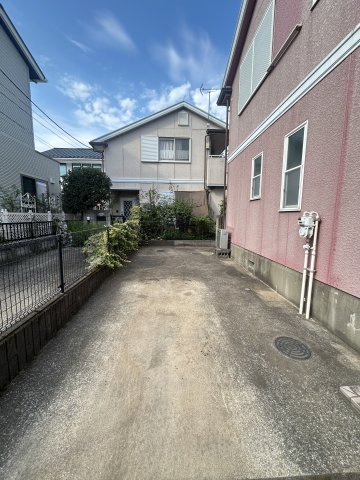 滝山タウンハウスの駐車場