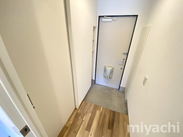 ピースリベルタ北佐古　Cの玄関
