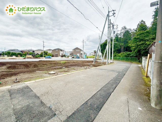野田市清水635　新築戸建　E号棟の前面道路含む現地写真|接道：南側5m公道