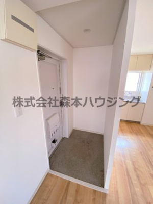 【玄関】 | 　ロイヤル萱島本町 | ゆったりとした玄関です