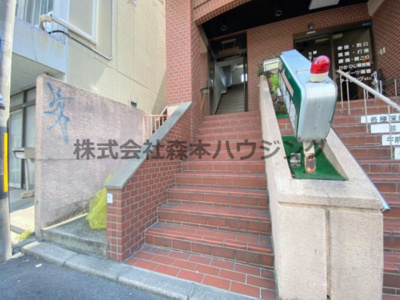 【エントランス】 | 　ロイヤル萱島本町 | ゆとりのあるエントランスです