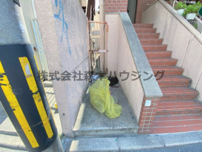 【その他共用部分】 | 　ロイヤル萱島本町 | 専用ごみ置き場です