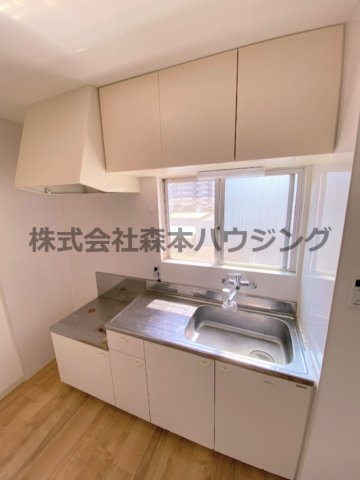 【キッチン】 | 　ロイヤル萱島本町 | キッチンでお料理をお楽しみください