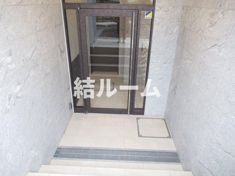 練馬区小竹町２丁目の賃貸マンションのエントランス