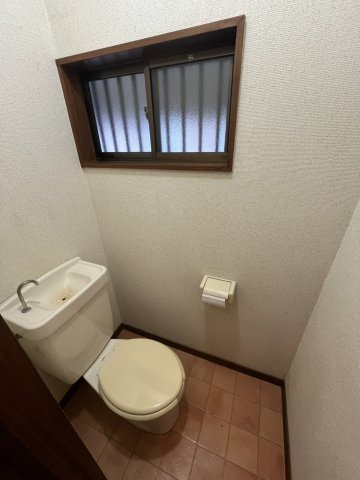 フローラル調布のトイレ|※別号室参考写真です