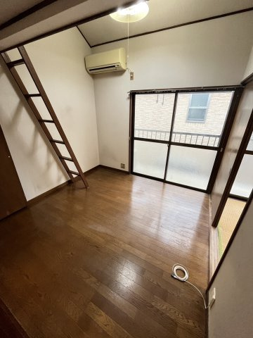 フローラル調布の洋室|※別号室参考写真です