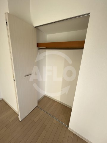 エステムプラザ難波WESTリバークロスの収納|エステムプラザ難波WESTリバークロス　クローゼット