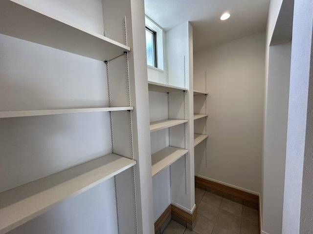 吉野川市鴨島町鴨島中古戸建の玄関