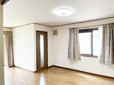 【居間・リビング】 | 須磨区大手町８丁目　中古戸建