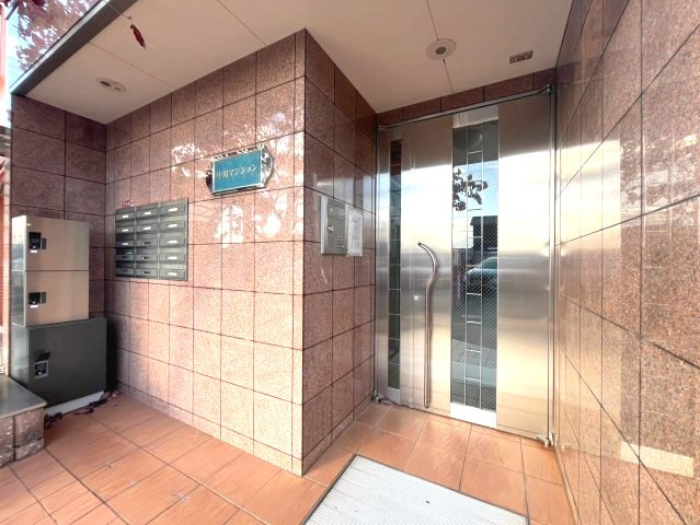 中川マンションのエントランス