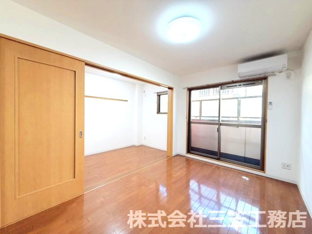 中川マンションの居間・リビング