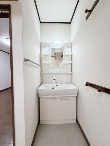 武庫之荘2丁目貸家の洗面所